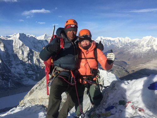 Island peak via Gokyo-Chola-EBC
